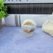 Load image into Gallery viewer, Druzy Agate Sphere "M"
