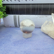 Load image into Gallery viewer, Druzy Agate Sphere "M"