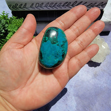 Load image into Gallery viewer, Chrysocolla Palm Stone "D"