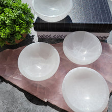 Load image into Gallery viewer, Round Selenite Bowl - Small