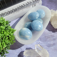 Load image into Gallery viewer, Blue Calcite Palm Stones