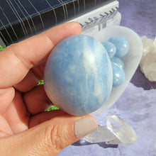 Load image into Gallery viewer, Blue Calcite Palm Stones