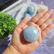 Load image into Gallery viewer, Blue Calcite Palm Stones