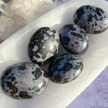 Load image into Gallery viewer, Indigo Gabbro Palm Stones