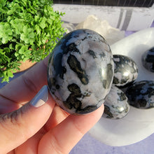 Load image into Gallery viewer, Indigo Gabbro Palm Stones