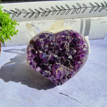 Load image into Gallery viewer, Amethyst Heart "L"