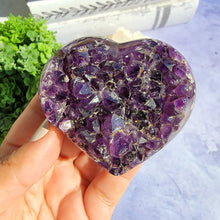 Load image into Gallery viewer, Amethyst Heart "L"