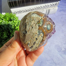 Load image into Gallery viewer, Amethyst Heart "L"