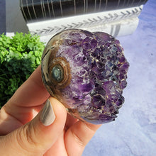 Load image into Gallery viewer, Amethyst Heart "L"