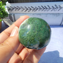 Load image into Gallery viewer, Moss Agate Skull "F"