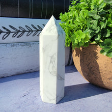 Load image into Gallery viewer, Howlite Tower "D"