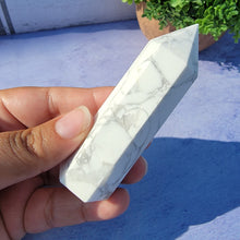 Load image into Gallery viewer, Howlite Tower "D"