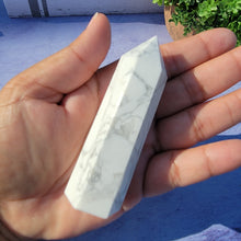 Load image into Gallery viewer, Howlite Tower "D"