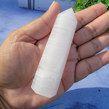 Load image into Gallery viewer, Mangano Calcite Tower "T"