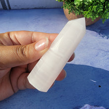 Load image into Gallery viewer, Mangano Calcite Tower "K"