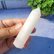 Load image into Gallery viewer, Mangano Calcite Tower "K"