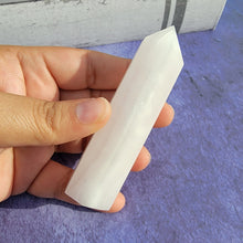 Load image into Gallery viewer, Mangano Calcite Tower "U"