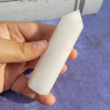 Load image into Gallery viewer, Mangano Calcite Tower "U"