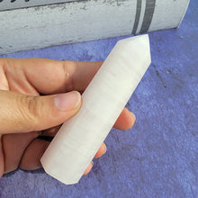 Load image into Gallery viewer, Mangano Calcite Tower "R"