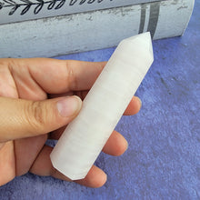 Load image into Gallery viewer, Mangano Calcite Tower "R"