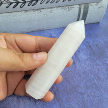 Load image into Gallery viewer, Mangano Calcite Tower "R"