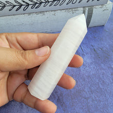 Load image into Gallery viewer, Mangano Calcite Tower "R"