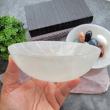 Load image into Gallery viewer, Round Selenite Bowl - Large