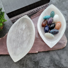 Load image into Gallery viewer, Marquise Selenite Bowl