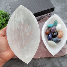 Load image into Gallery viewer, Marquise Selenite Bowl