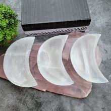 Load image into Gallery viewer, Moon Selenite Bowl