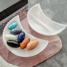 Load image into Gallery viewer, Moon Selenite Bowl