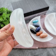 Load image into Gallery viewer, Moon Selenite Bowl