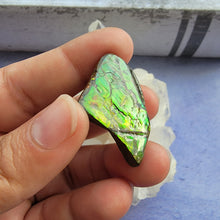 Load image into Gallery viewer, Ammolite "H"