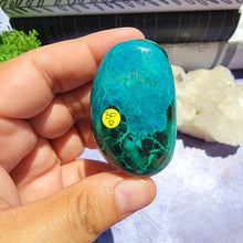 Load image into Gallery viewer, Chrysocolla Palm Stone &quot;D&quot;