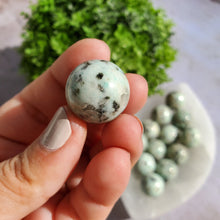 Load image into Gallery viewer, Kiwi Jasper Mini Spheres