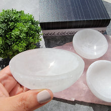 Load image into Gallery viewer, Round Selenite Bowl - Small