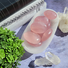 Load image into Gallery viewer, Rose Quartz Palm Stones