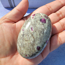 Load image into Gallery viewer, Ruby in Albite Palm Stone &quot;A&quot;