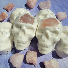 Load image into Gallery viewer, Skull Bath Bomb with Raw Rose Quartz