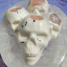 Load image into Gallery viewer, Skull Bath Bomb with Raw Rose Quartz