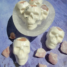 Load image into Gallery viewer, Skull Bath Bomb with Raw Rose Quartz