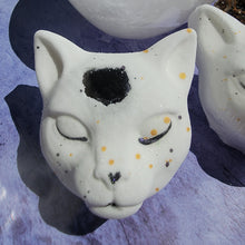 Load image into Gallery viewer, Kitty Bath Bomb with Obsidian Tumbled Crystal