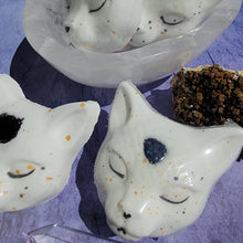 Load image into Gallery viewer, Kitty Bath Bomb with Obsidian Tumbled Crystal