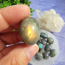 Load image into Gallery viewer, Labradorite Tumbled Stones