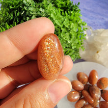 Load image into Gallery viewer, Sunstone Tumbled Stones