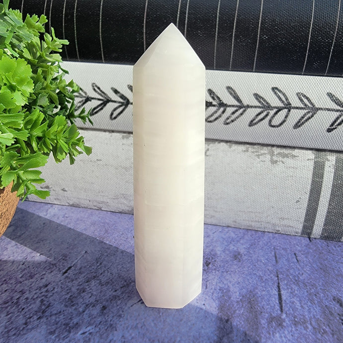 Mangano Calcite Tower 